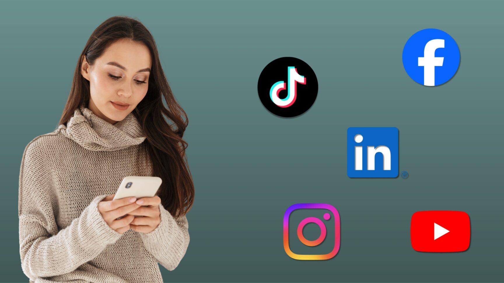 Junge Frau blickt auf ihr Smartphone, umgeben von Logos bekannter Social-Media-Plattformen (TikTok, Facebook, LinkedIn, Instagram und YouTube) auf grünlich-blauem Hintergrund.